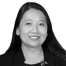 Amanda Low Bio Photo
