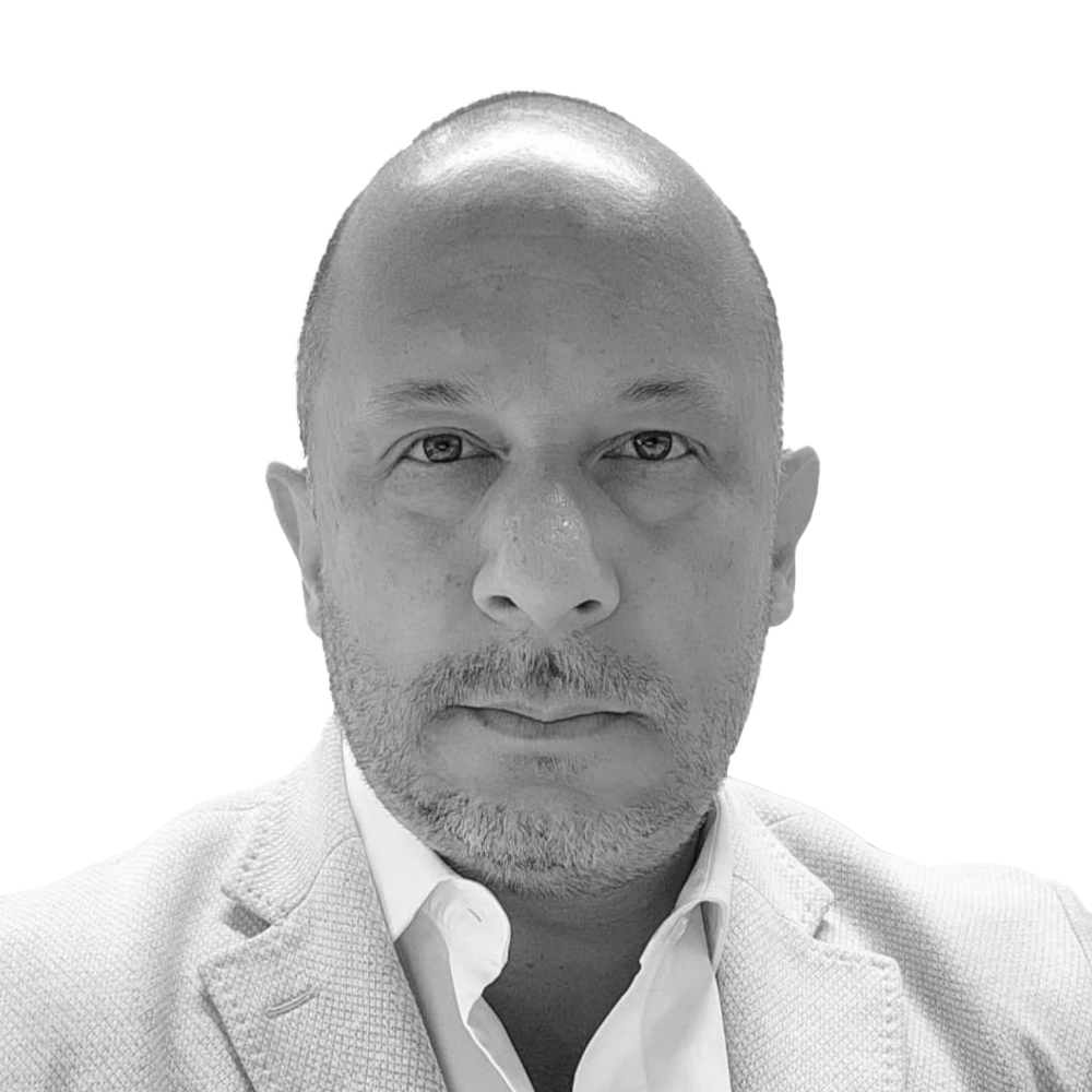 Mauricio Esparza Bio Photo